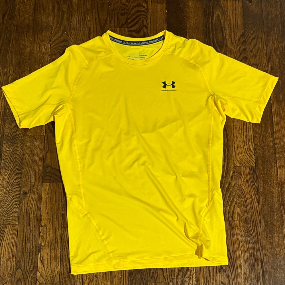 BRAND NEW! Under Armour Men's Yellow Short Sleeve Under Armour Size XL